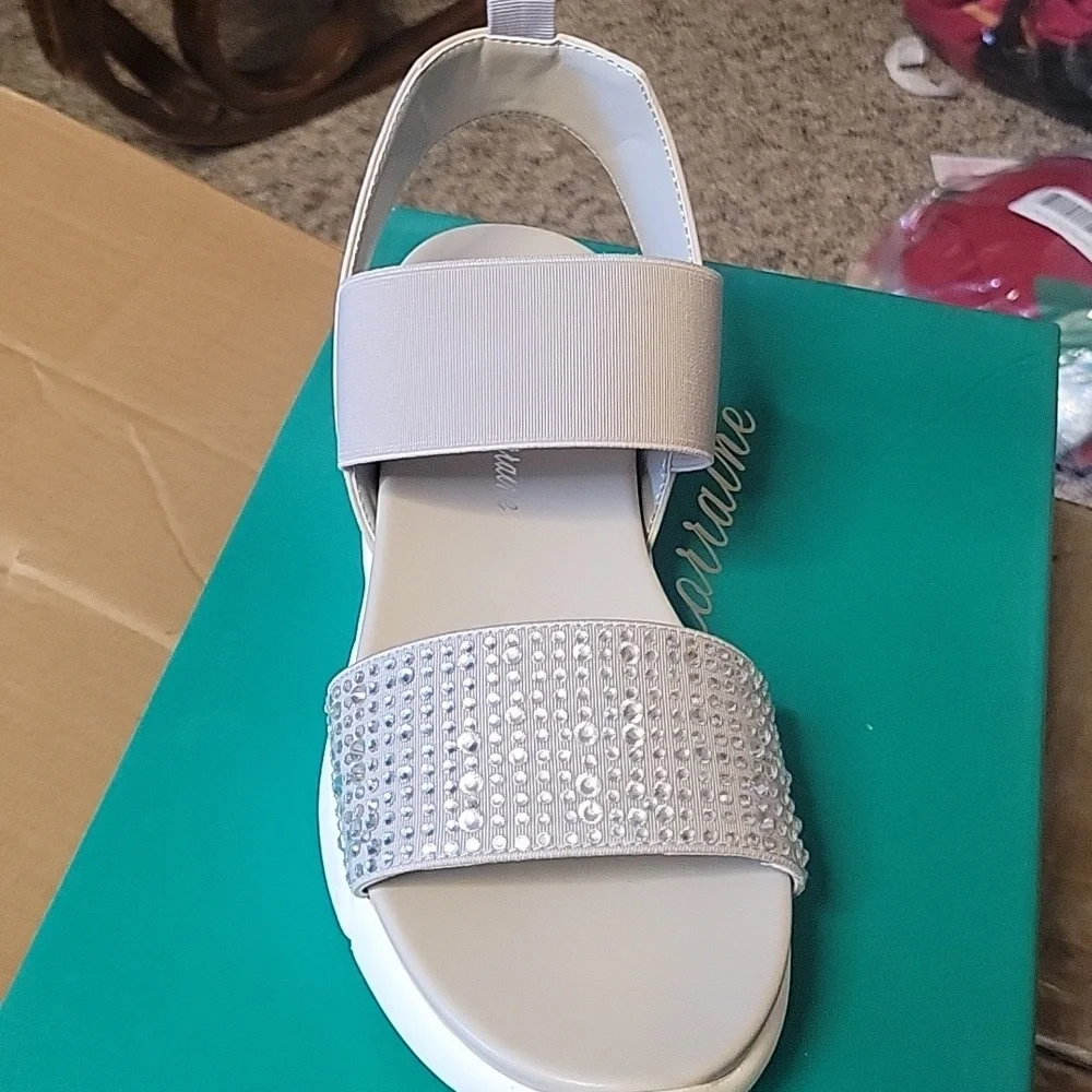 Lauren Lorraine Arrow White Sandals with Rhinestone Accents Size 7 NEW‎